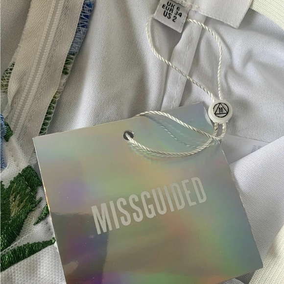 Missguided Shorts Floral Mesh Embroidered White Sizes 6 8 10 High Waisted shorts - Picture 6 of 7